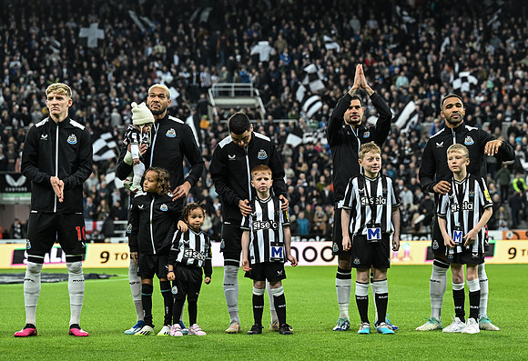 Newcastle United v Arsenal FC - Premier League