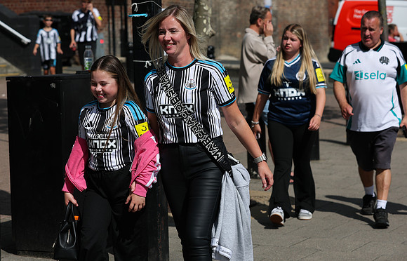 CB_Newcastle_Liverpool_103