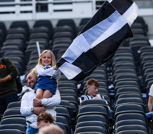 Newcastle United v Nottingham Forest - Premier League
