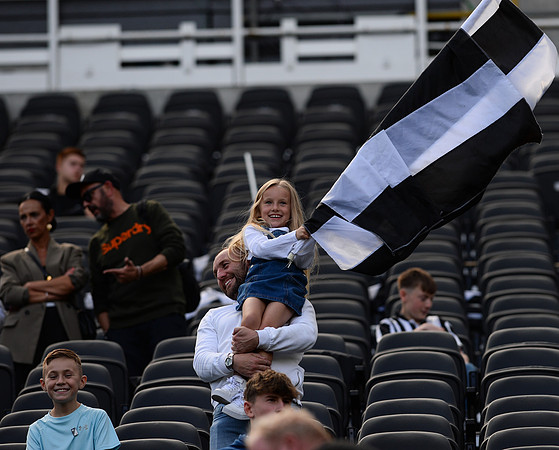 Newcastle United v Nottingham Forest - Premier League