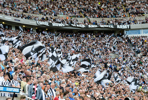Newcastle United v Nottingham Forest - Premier League