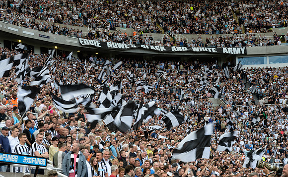 Newcastle United v Nottingham Forest - Premier League