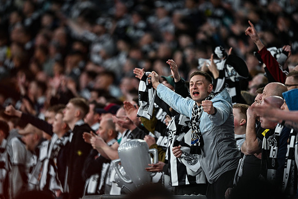 Matchday Fans -8246