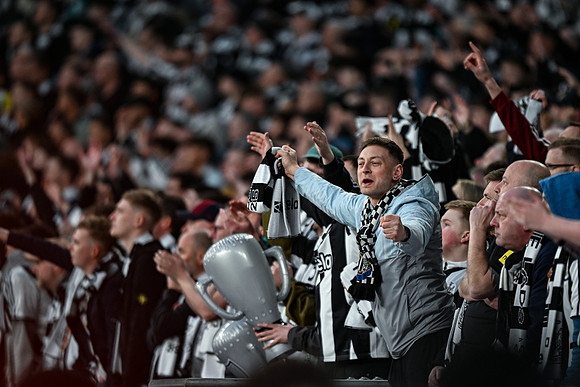 Matchday Fans -8250