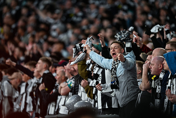 Matchday Fans -8243