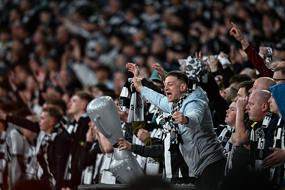 Matchday Fans -8257