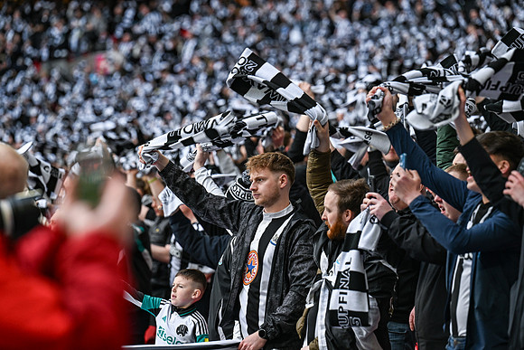 Matchday Fans -4804
