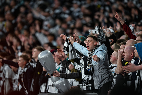 Matchday Fans -8255