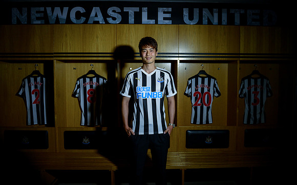 Newcastle United Unveil New Signing Ki Sung-yueng