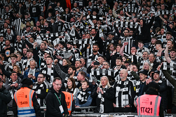 Matchday Fans -8036