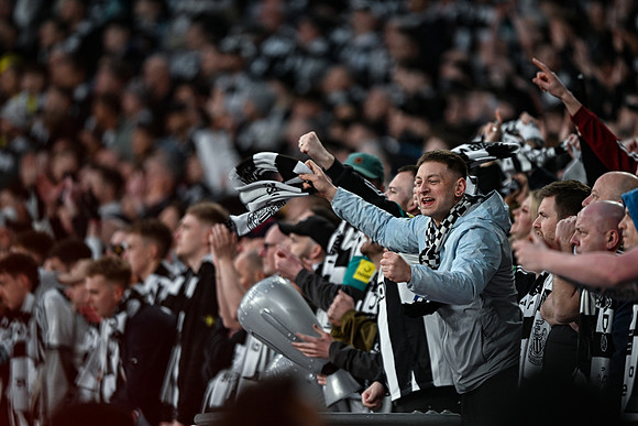 Matchday Fans -8279