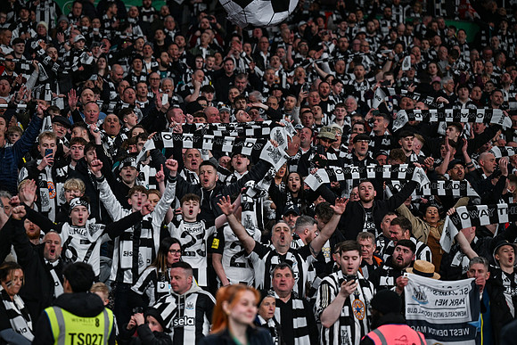 Matchday Fans -8010