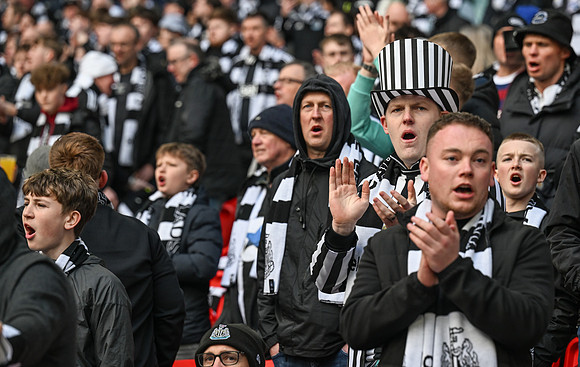 Matchday Fans -4590