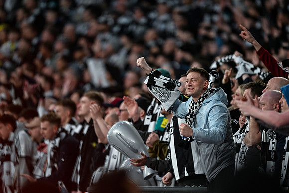 Matchday Fans -8276