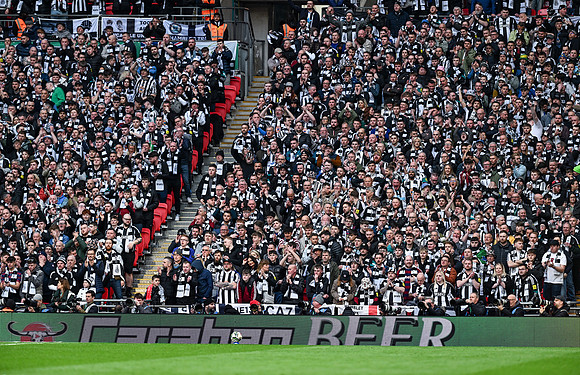 Matchday Fans -7500