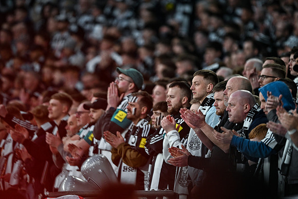 Matchday Fans -8111