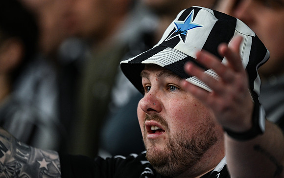 Matchday Fans -8068