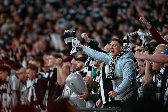 Matchday Fans -8274