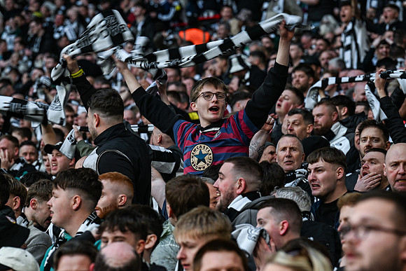 Matchday Fans -6153