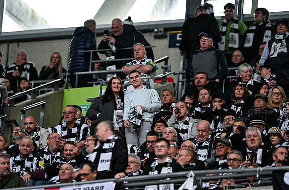 Matchday Fans -7737